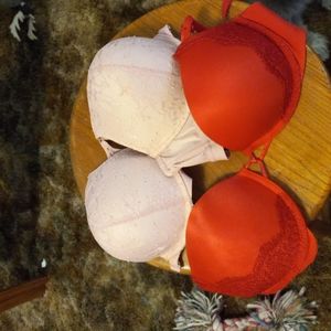 Victoria Secret Bombshell plunge bras